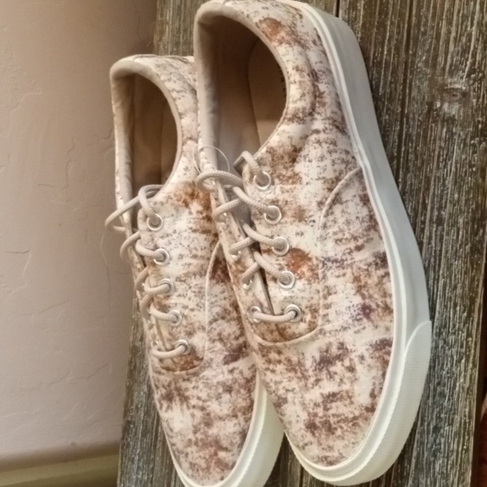 CONVERSE X JOHN ELLIOTT SKID GRIP OX SNEAKER. Size 10.5